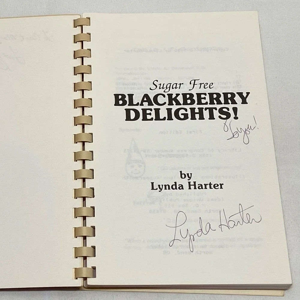 Vintage‎ Sugar Free Blackberry Delights Cookbook Lynda Harter Author Signed 1990